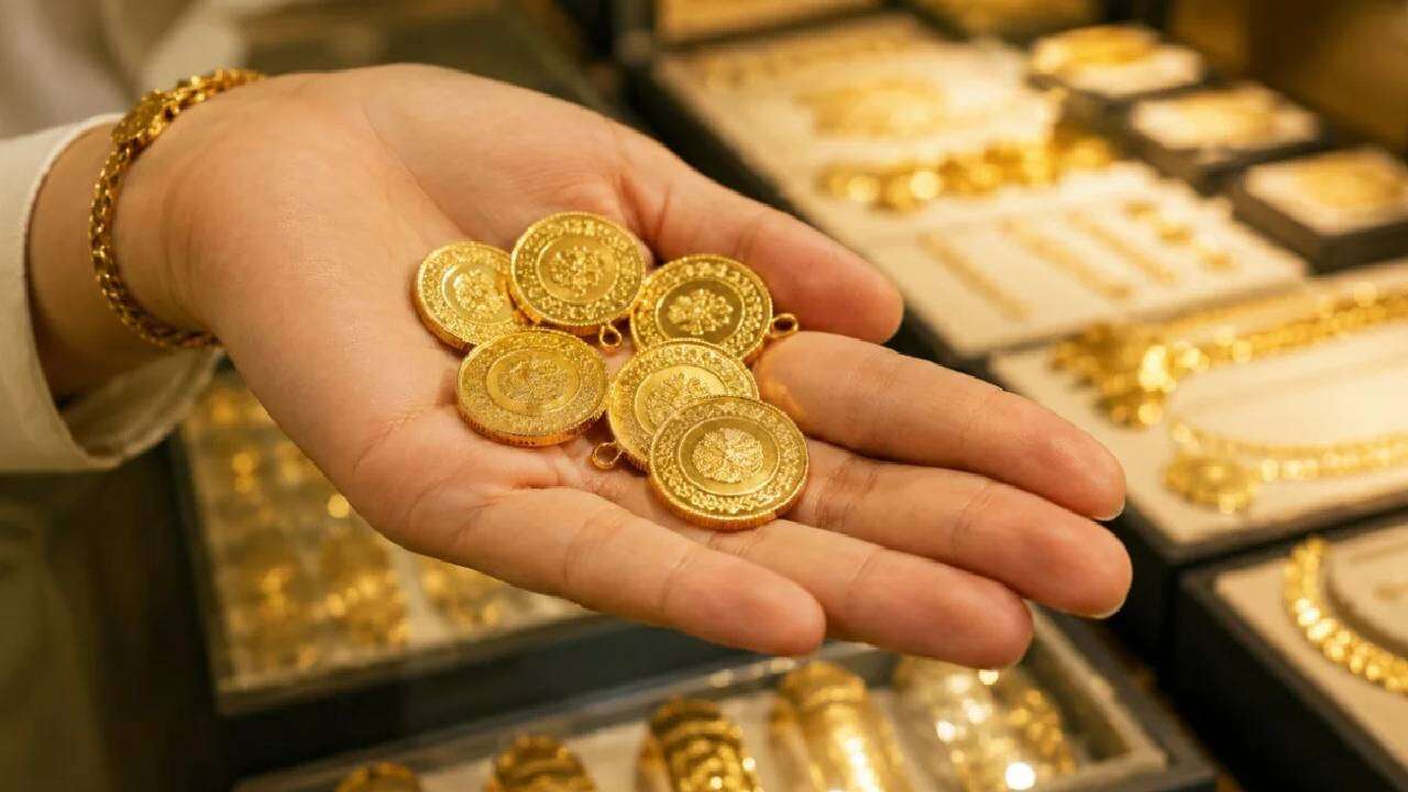 Gram altın düşmeye devam edecek mi? Tuna Kaya 'Son dip bölgesi burası' deyip korkulacak rakamı açıkladı! 2